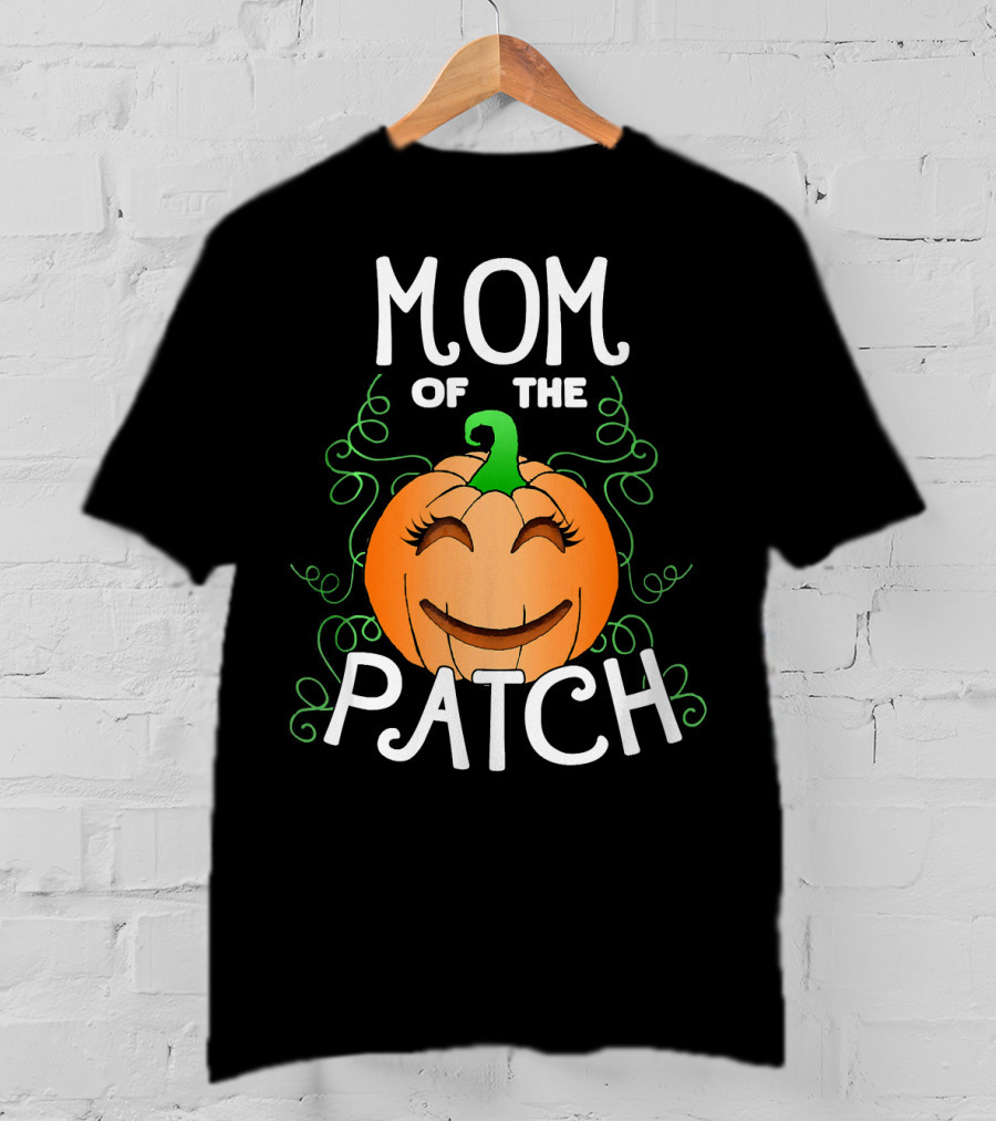Mom Of The Patch Smiling Pumpkin With Green Vines T-Shirt