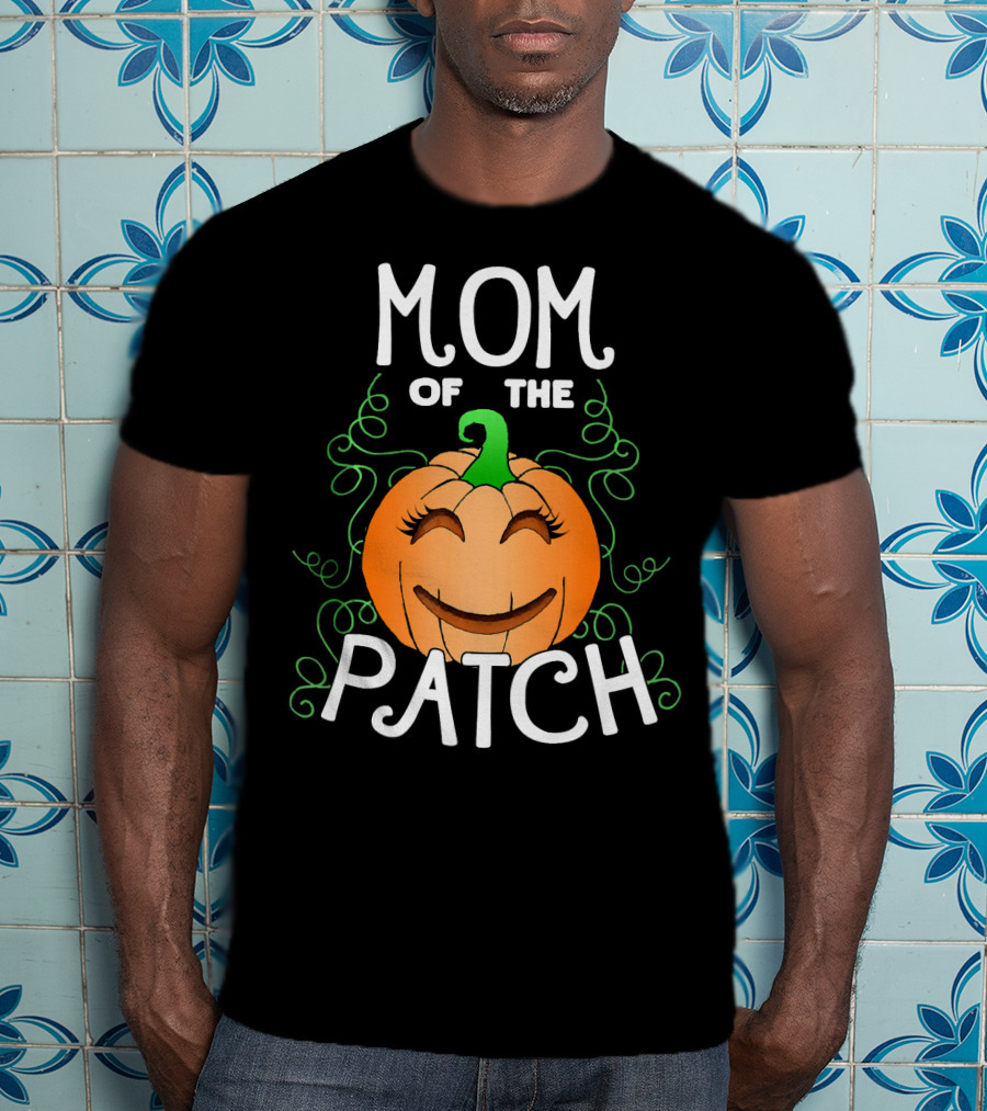 Mom Of The Patch Smiling Pumpkin With Green Vines T-Shirt