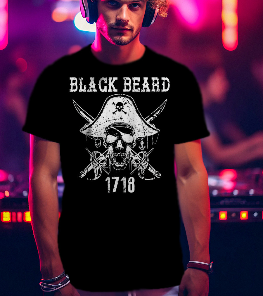 BLACK BEARD PIRATE SKULL 1718 T-Shirt