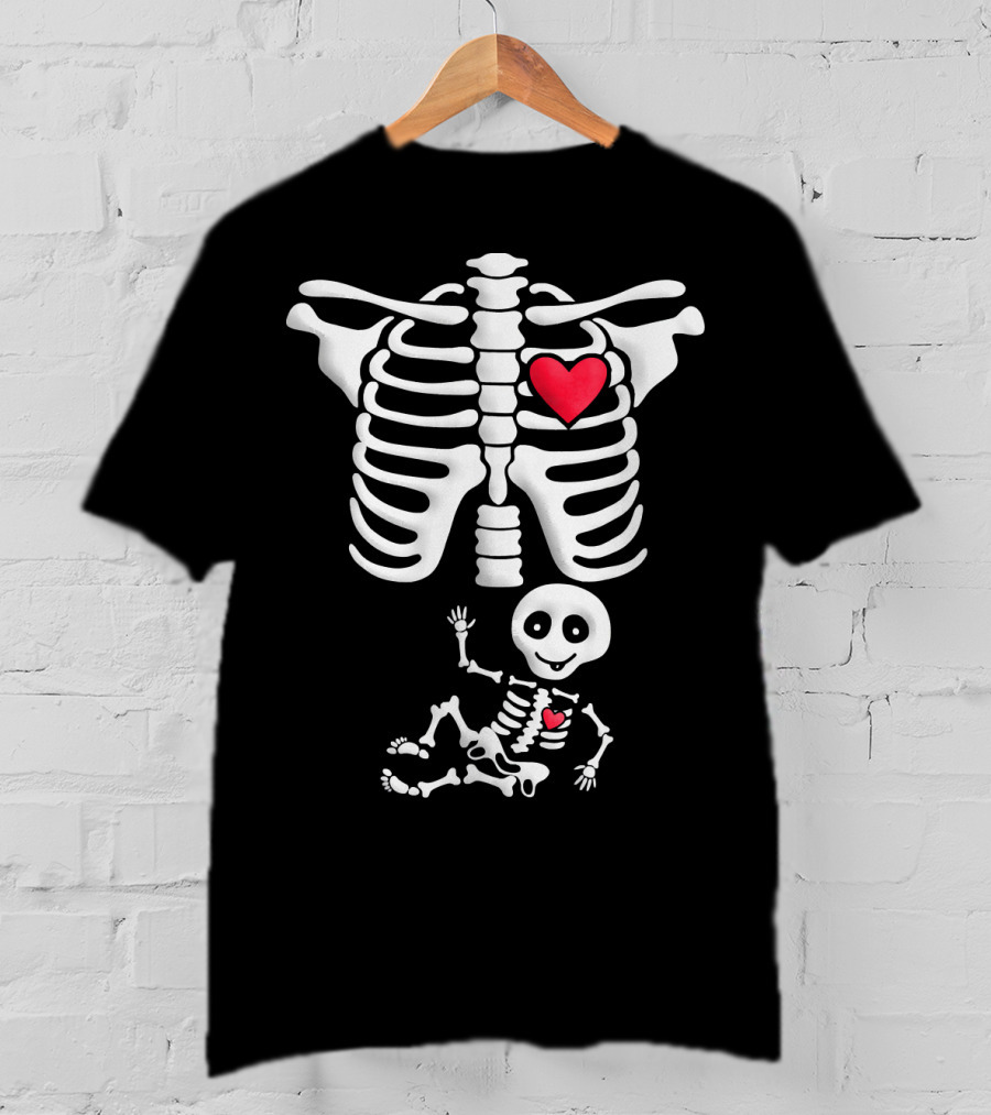 Pregnant Skeleton With Heart Ribcage And Smiling Baby Skeleton T-Shirt