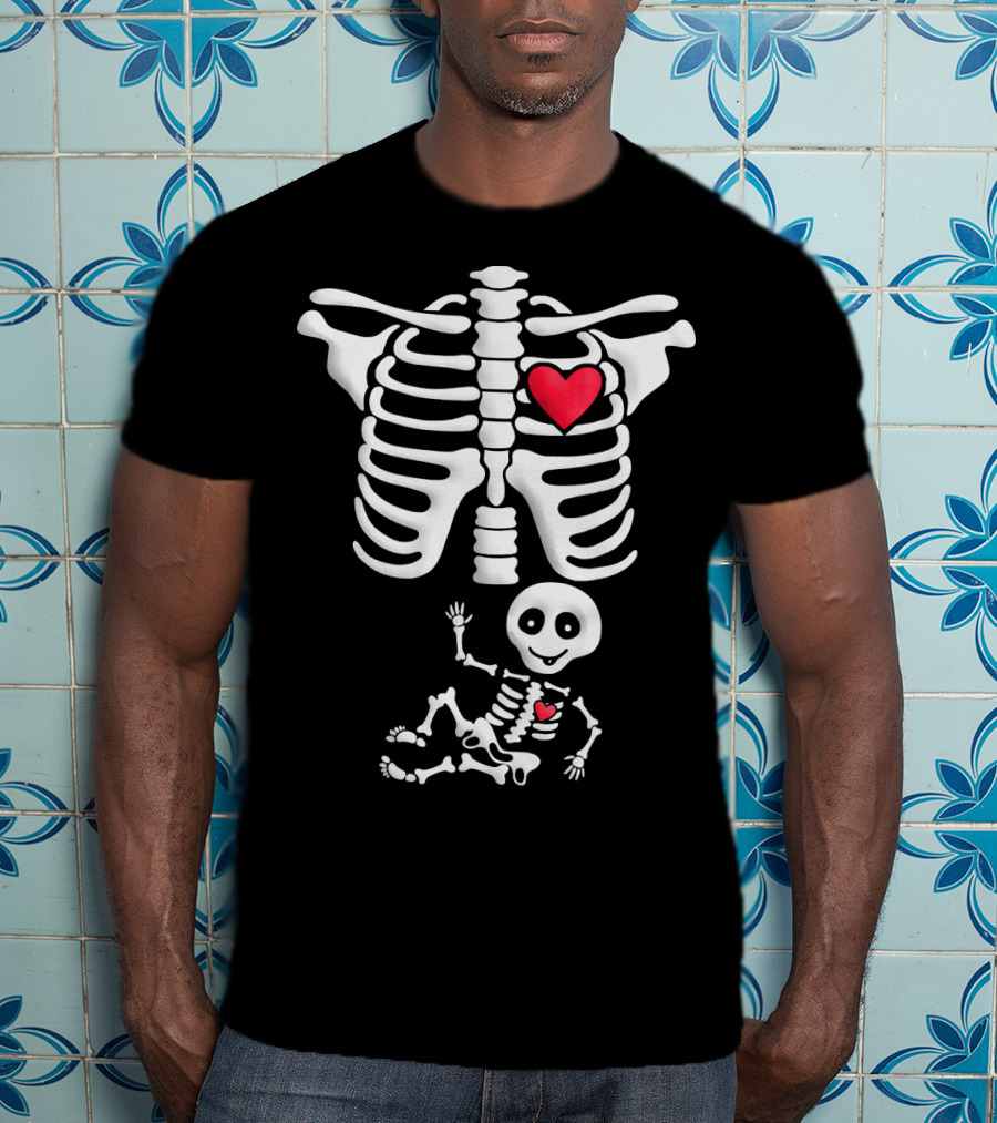 Pregnant Skeleton With Heart Ribcage And Smiling Baby Skeleton T-Shirt