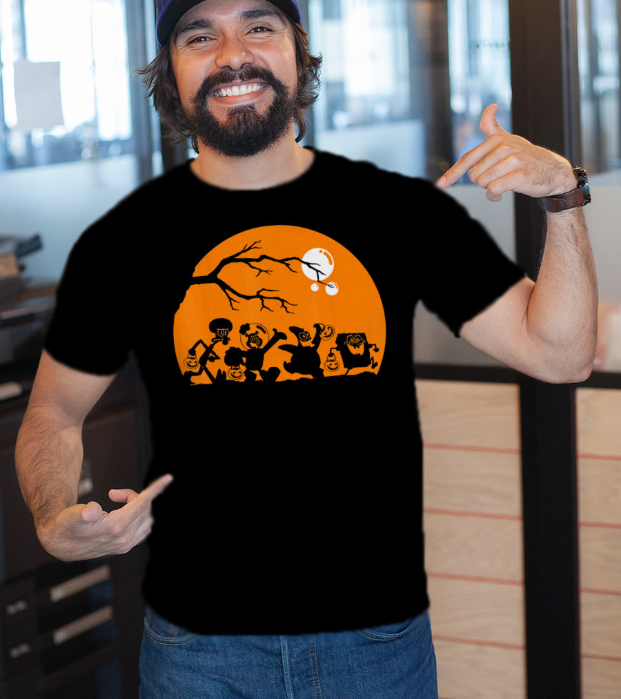 Spongebob Squarepants Halloween Group Silhouette Against Orange Moon T-Shirt