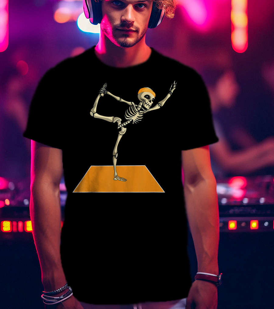 Halloween Skeleton Yoga Pose Spooky Funny Exercise T-Shirt
