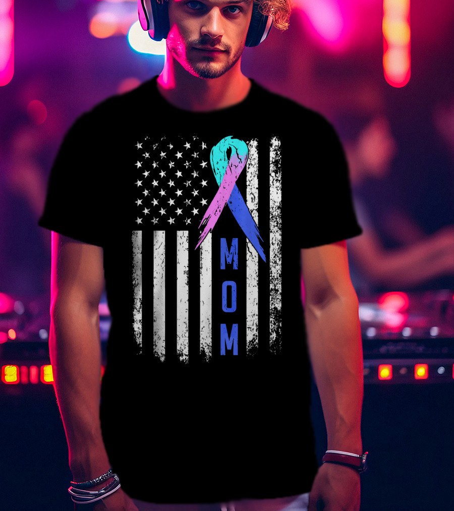 Mom American Flag Thyroid Cancer Awareness T-Shirt