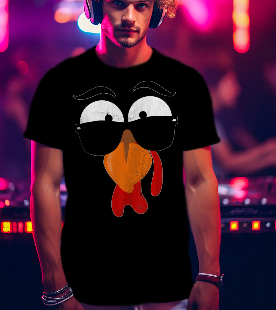 Funny Turkey Face Costume Thanksgiving Humor T-Shirt
