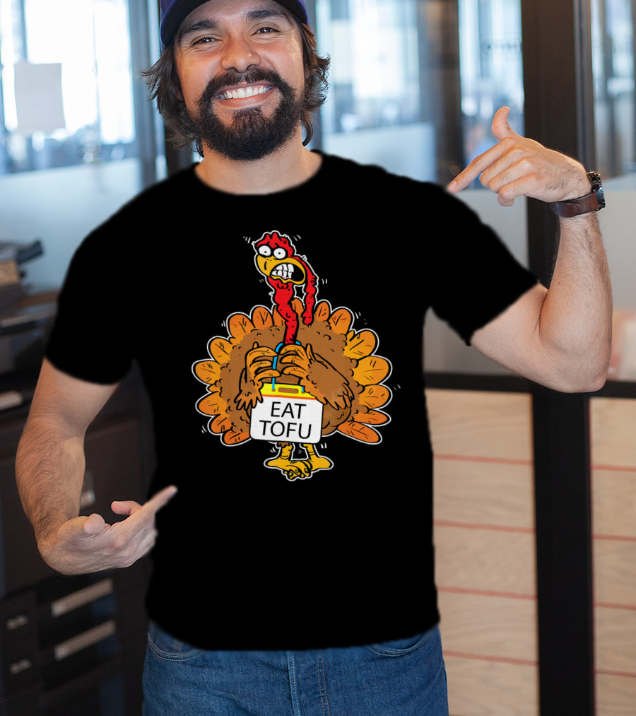 Save A Turkey Eat Tofu Funny Cartoon Turkey Holding Sign T-Shirt