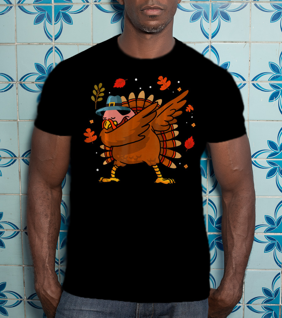 Thanksgiving Turkey Dabbing With Pilgrim Hat And Autumn Leaves T-Shirt