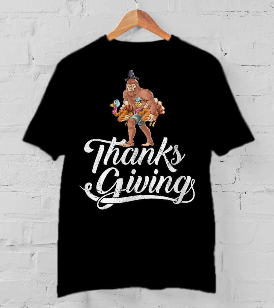 Thanksgiving Bigfoot Holding Turkey With Hat T-Shirt