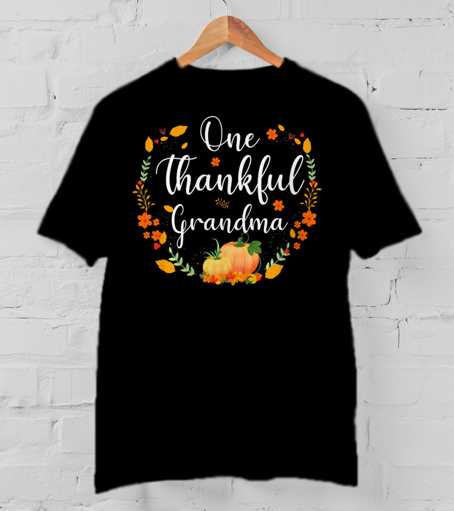 One Thankful Grandma Thanksgiving Day Pumpkin Floral T-Shirt