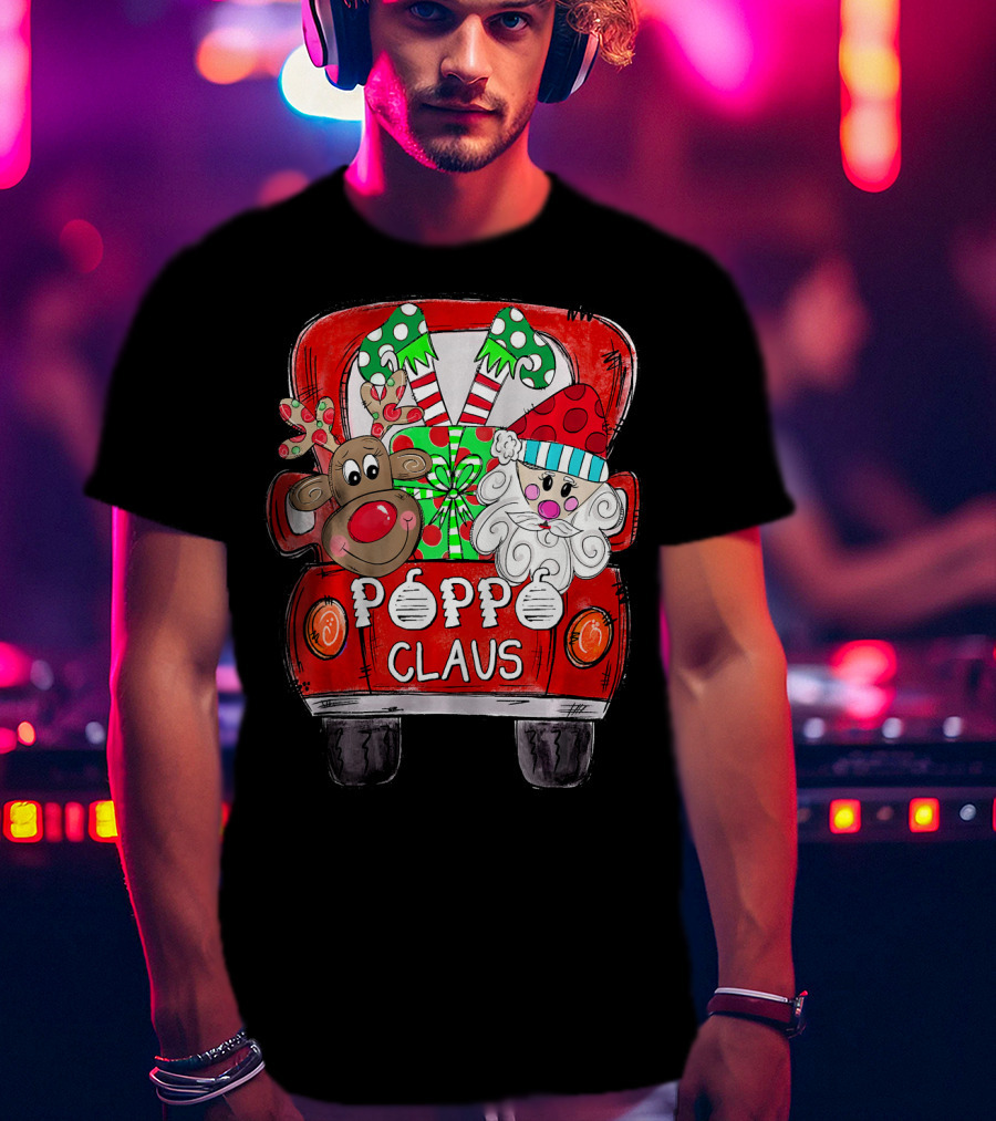 Red Truck With Poppo Claus, Reindeer, And Christmas Gifts T-Shirt
