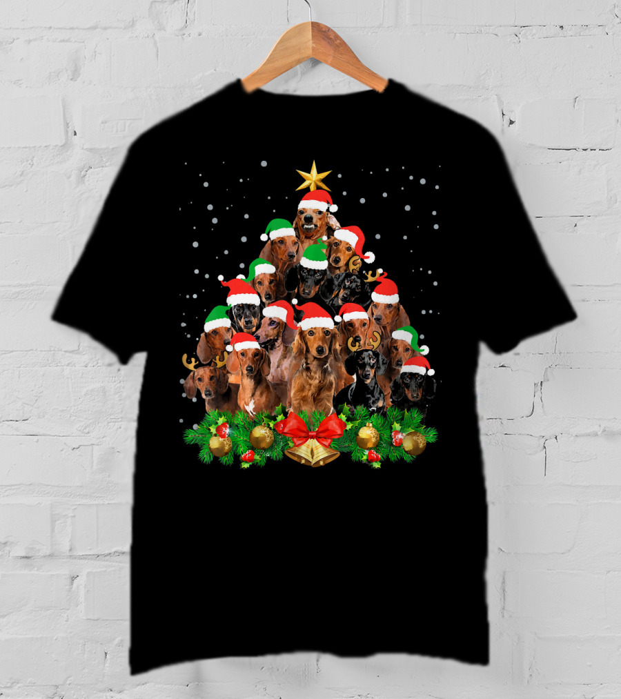 Funny Dachshund Christmas Tree With Santa Hats And Holiday Decorations T-Shirt