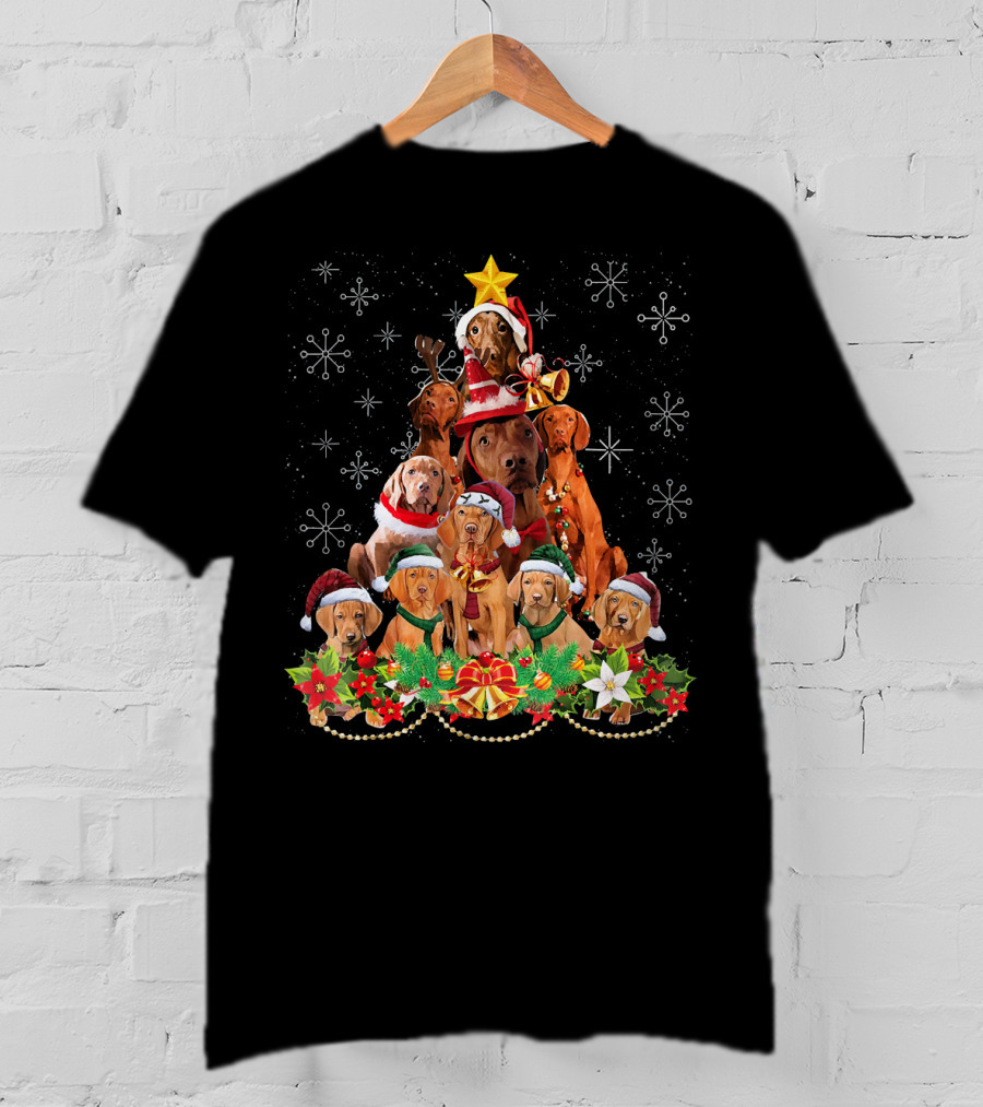 Vizsla Christmas Tree With Dogs Santa Hats Snowflakes And Holly T-Shirt