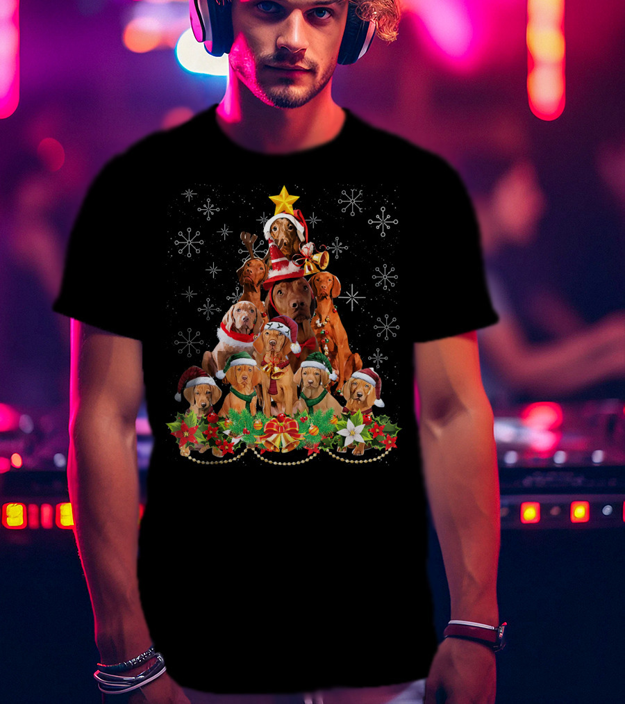 Vizsla Christmas Tree With Dogs Santa Hats Snowflakes And Holly T-Shirt