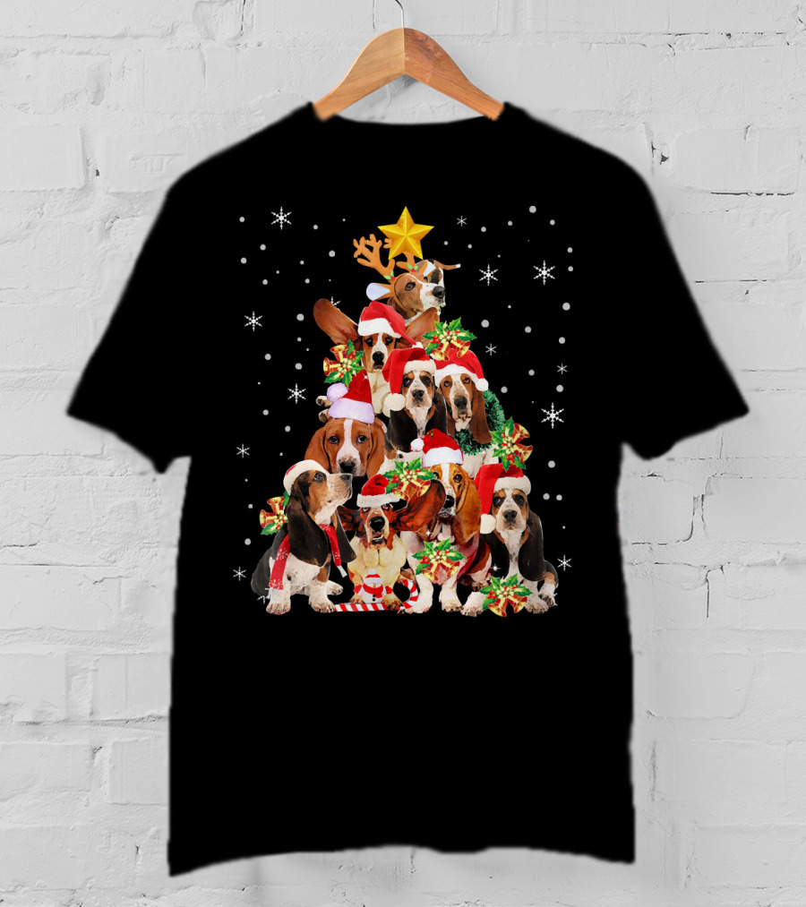 Basset Hound Christmas Tree With Santa Hats And Star T-Shirt