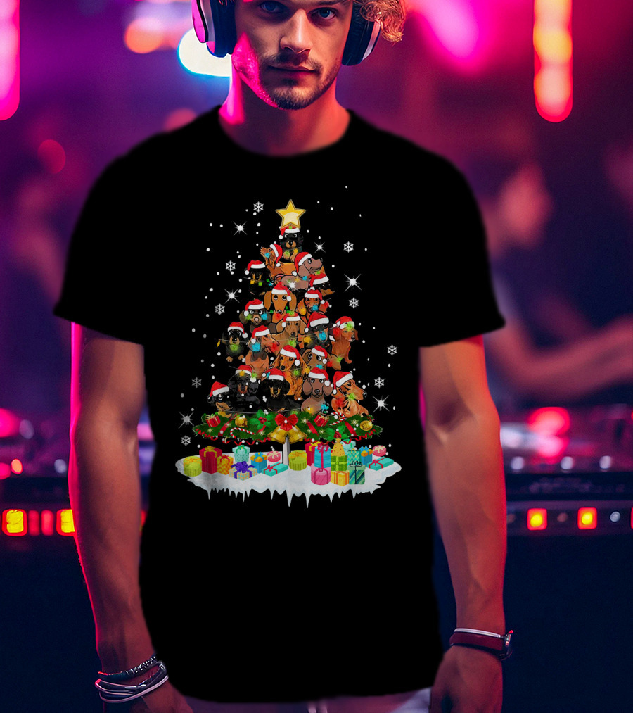 Funny Dachshund Christmas Tree With Santa Hats And Presents T-Shirt