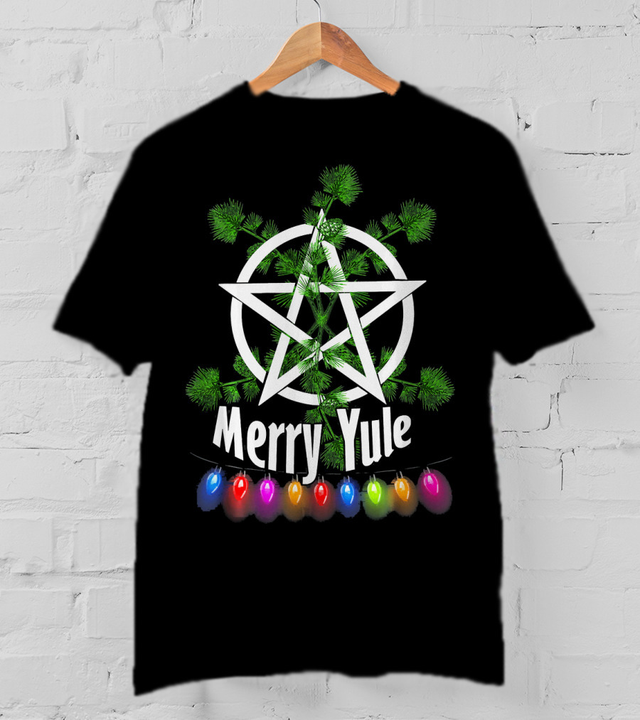 Merry Yule Pentagram With Pine Branches And Festive Colorful Lights T-Shirt