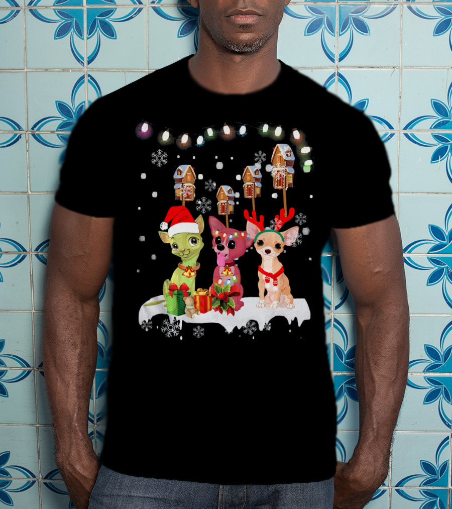 Chihuahua Christmas Light With Santa Hat And Reindeer Antlers T-Shirt