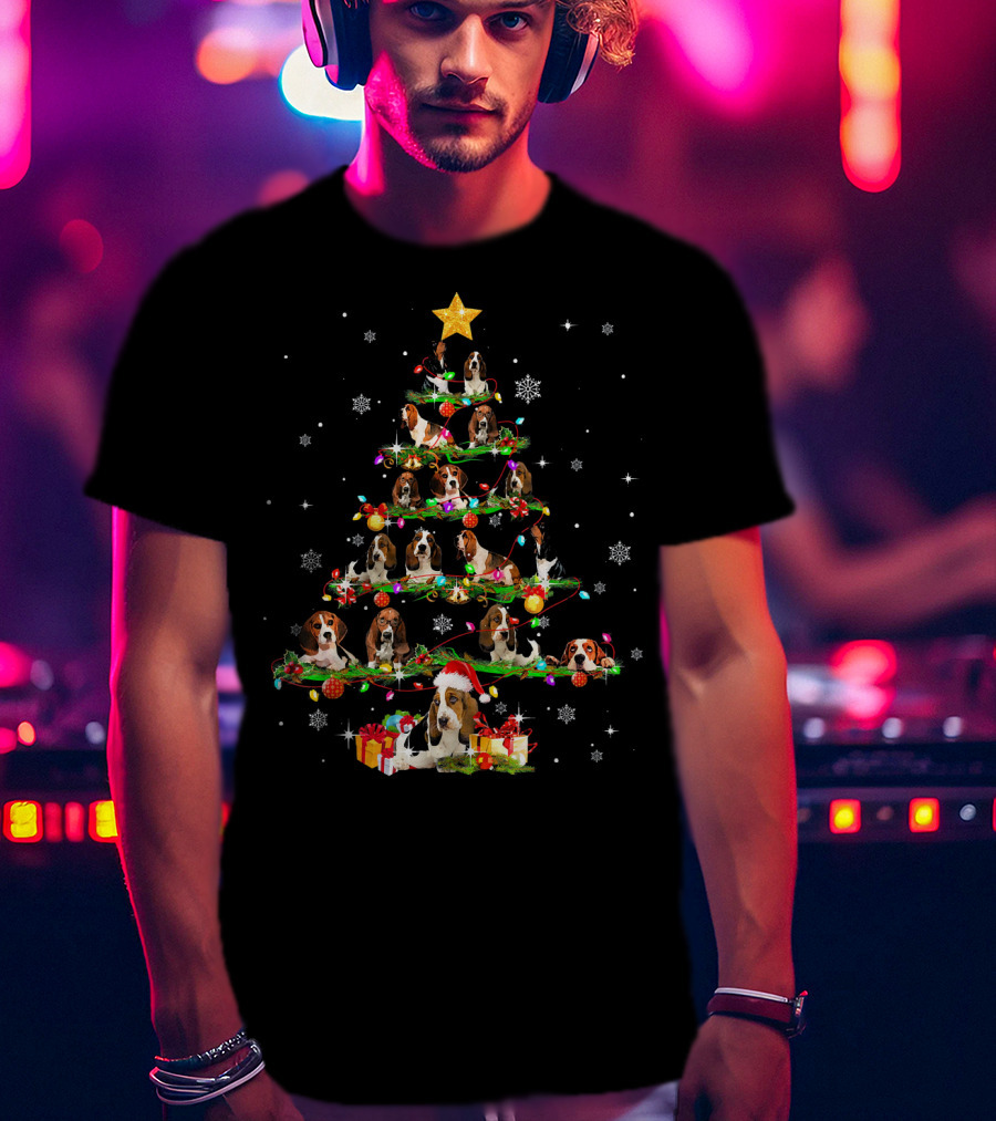 Basset Hound Christmas Tree With Santa Hat And Presents T-Shirt