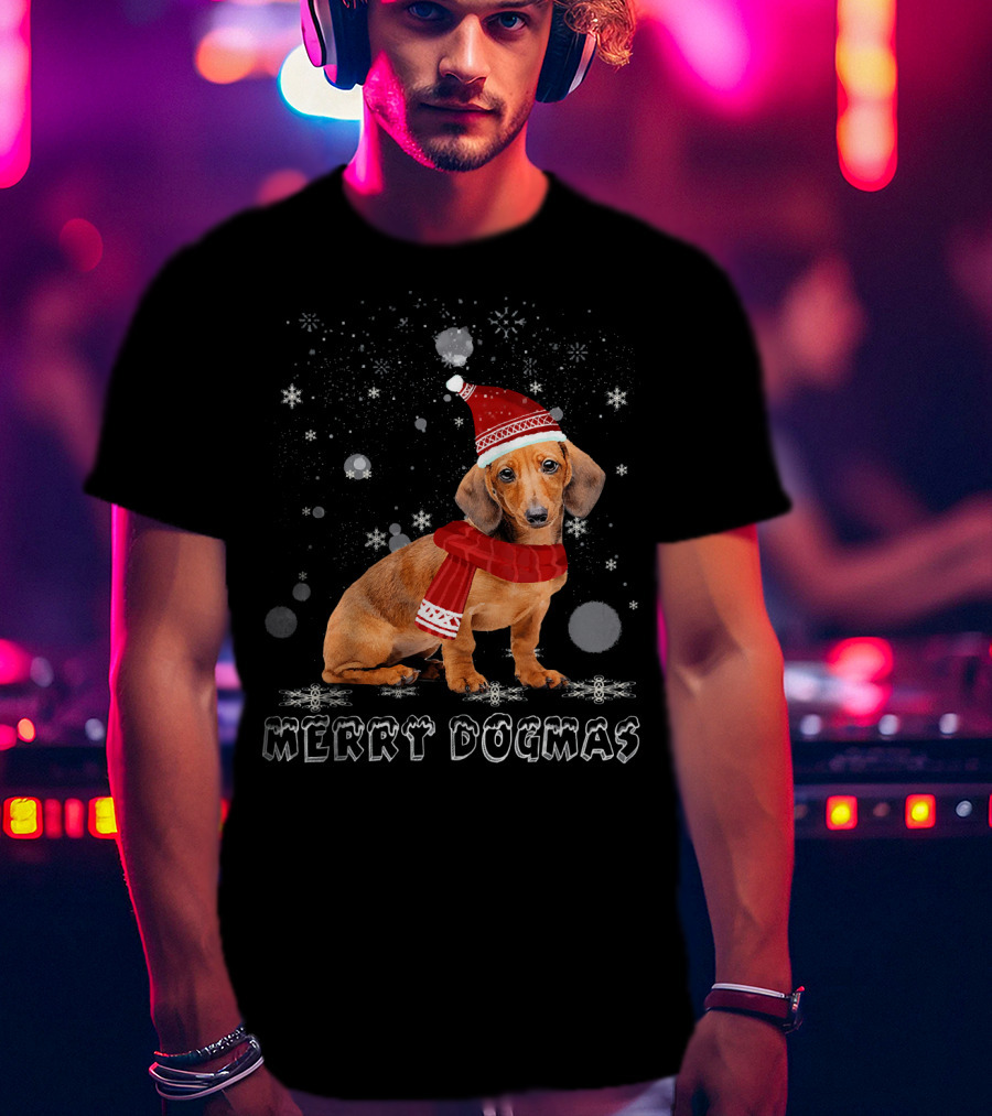 Merry Dogmas Dachshund Dog In Snow With Santa Hat And Scarf T-Shirt