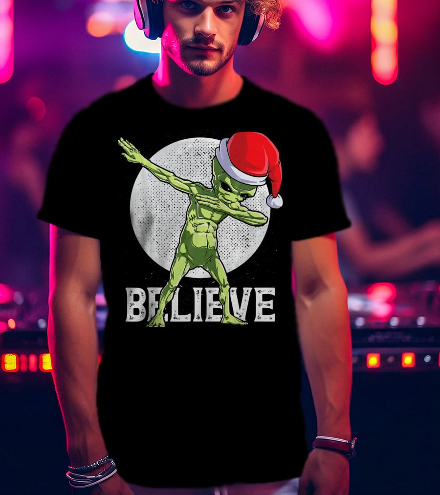 Believe Dabbing Alien Santa Hat Christmas Boys T-Shirt