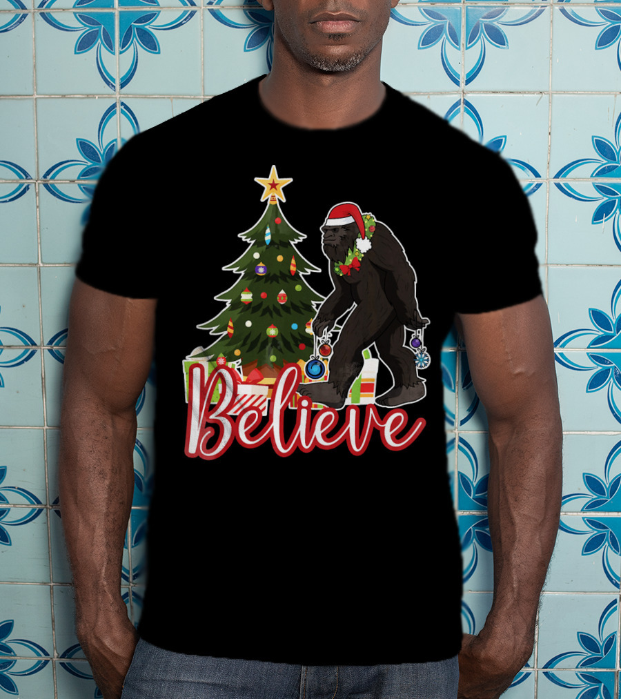 Believe Bigfoot Christmas Funny Holiday Scene T-Shirt