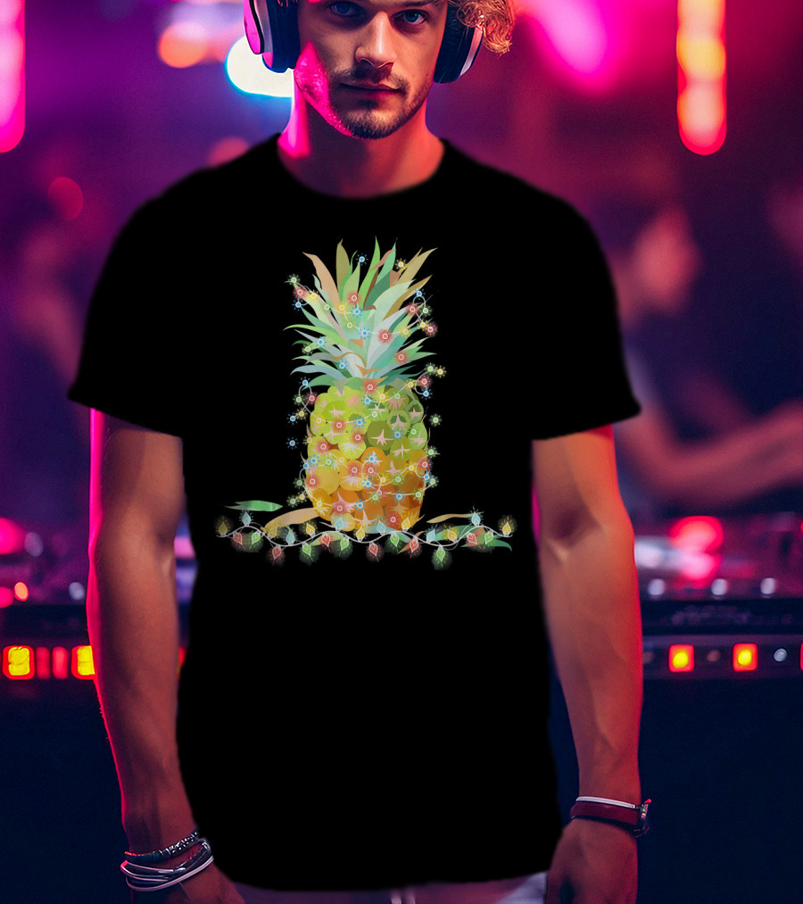Beach Tropical Christmas Pineapple Lights Holiday Decor T-Shirt