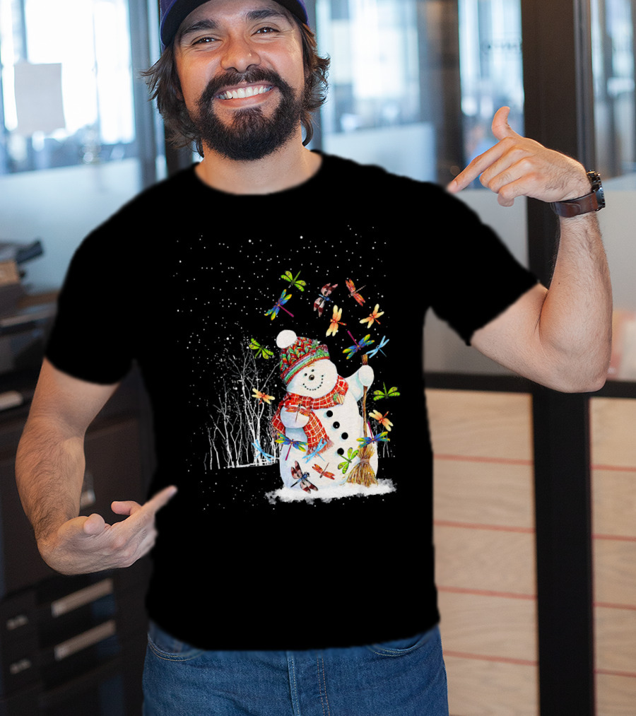 Merry Christmas Dragonfly Snowman In Winter Scene T-Shirt