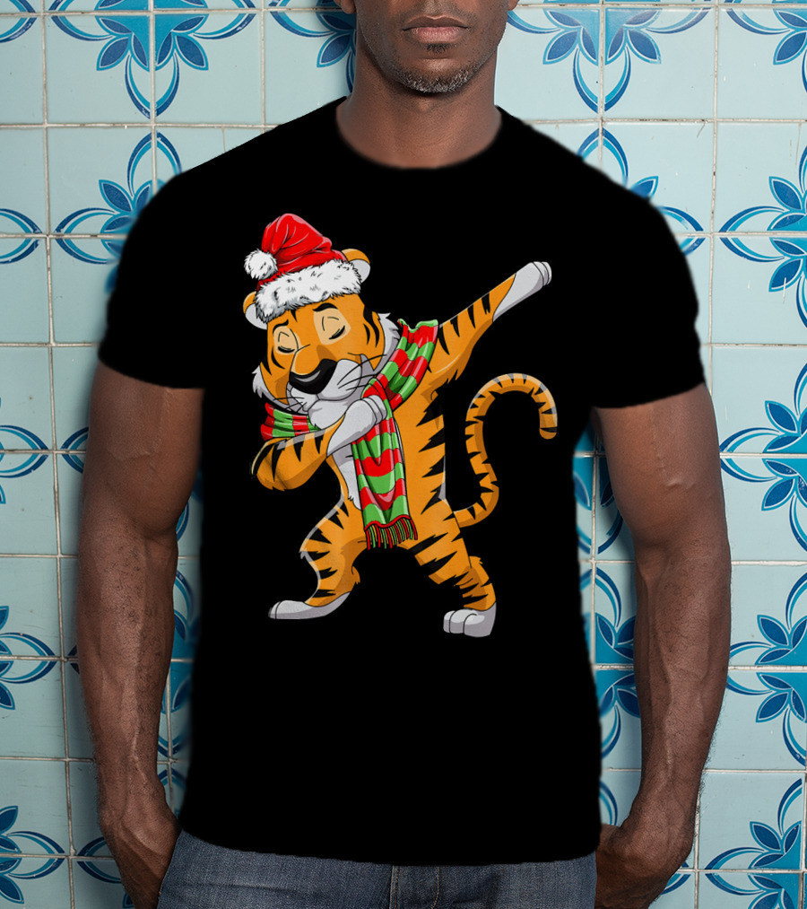 Dabbing Santa Tiger With Christmas Scarf T-Shirt
