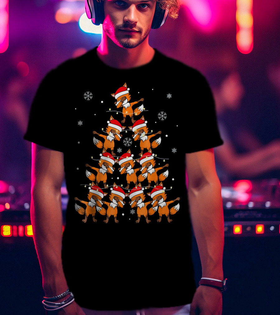 Dabbing Foxes Christmas Tree With Santa Hats And Snowflakes T-Shirt