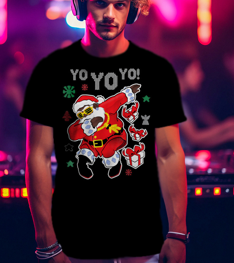 Yo Yo Dabbing Black Santa Claus Christmas Presents T-Shirt