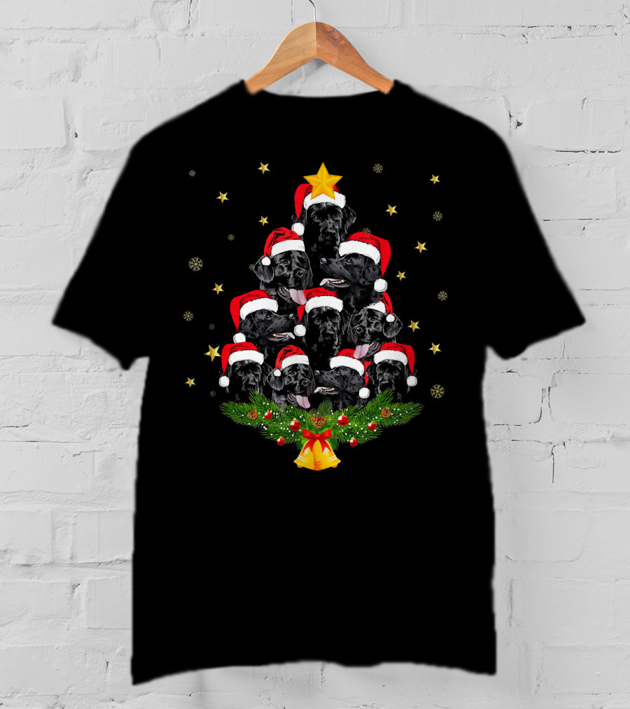 Black Labrador Santa Hats Christmas Tree With Star And Bells T-Shirt