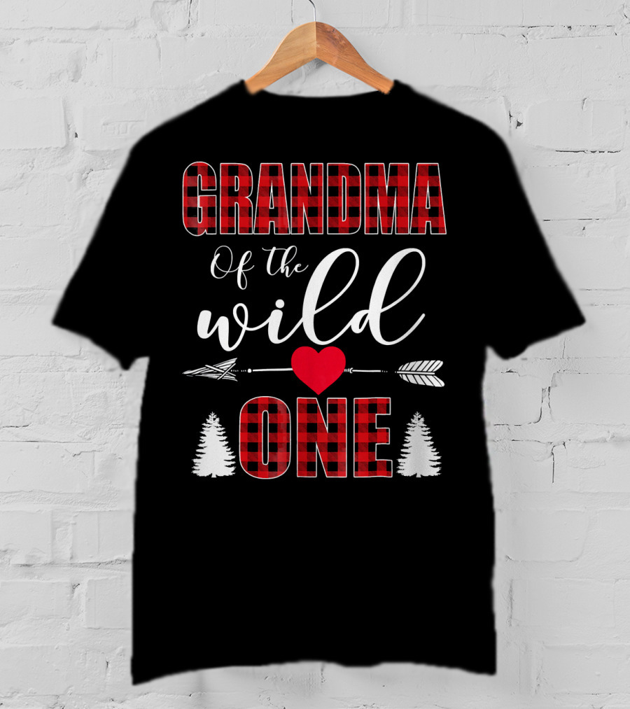Grandma Of The Wild One 1st Birthday Buffalo Plaid Heart Arrow Trees T-Shirt