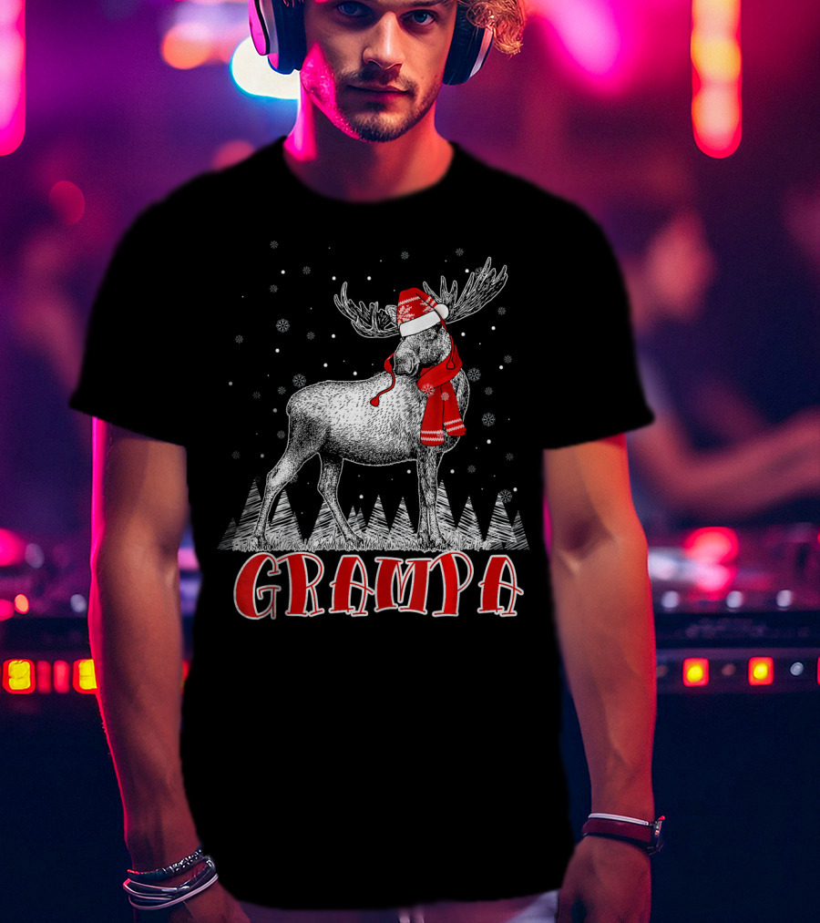 Grampa Moose Santa Hat Family Christmas Matching T-Shirt