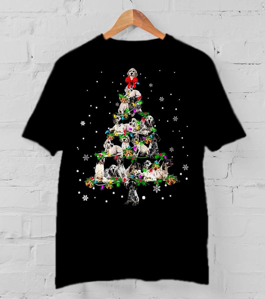 English Setter Dog Christmas Tree With Snowflakes And Holiday Decorations T-Shirt
