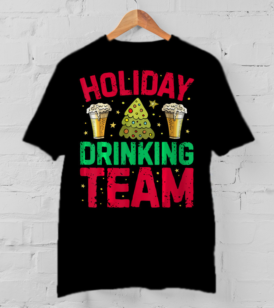 HOLIDAY DRINKING TEAM Christmas Tree Beer Glasses T-Shirt