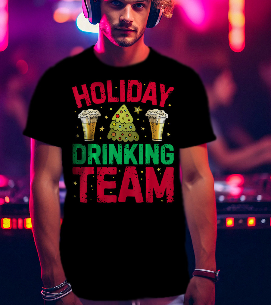 HOLIDAY DRINKING TEAM Christmas Tree Beer Glasses T-Shirt