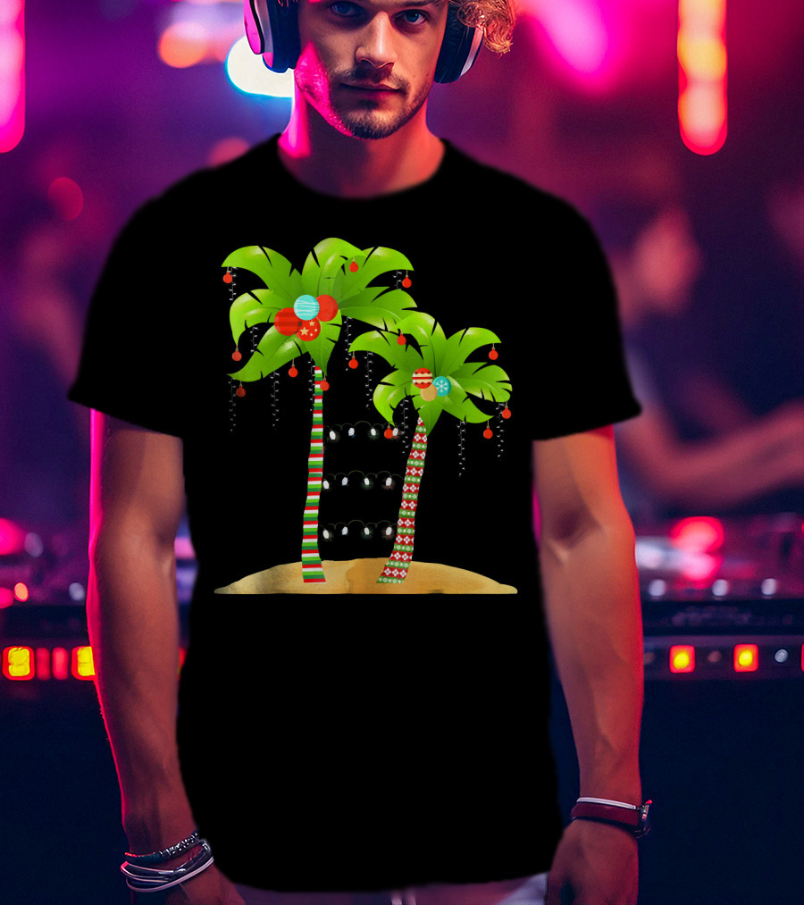 Christmas Tree Palm Mele Kalikimaka Palm Trees With Ornaments And Lights T-Shirt