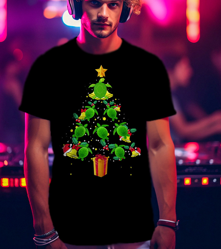 Sea Turtle Christmas Tree With Star Hat And Gift Box T-Shirt