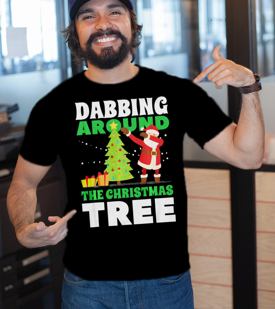 Dabbing Around The Christmas Tree Kris Kringle Merry Christmas San T-Shirt