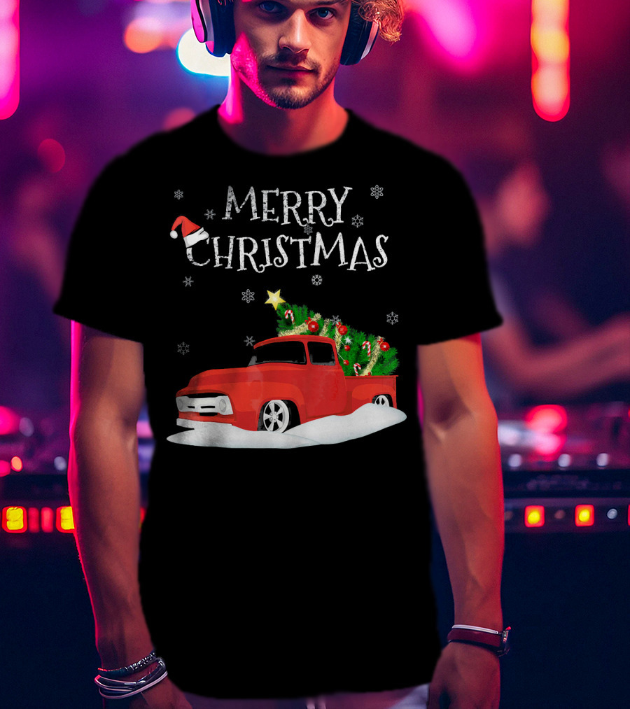 Merry Christmas Red Vintage Truck With Snow And Christmas Tree T-Shirt