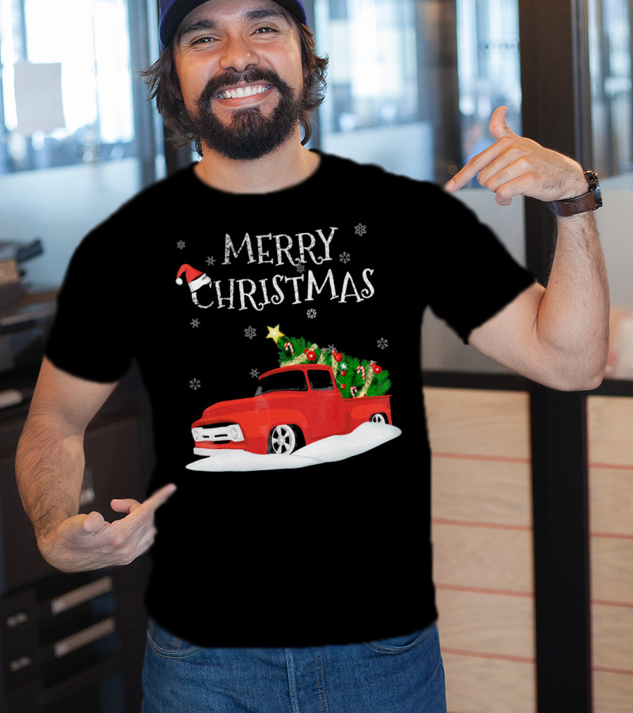 Merry Christmas Red Vintage Truck With Snow And Christmas Tree T-Shirt