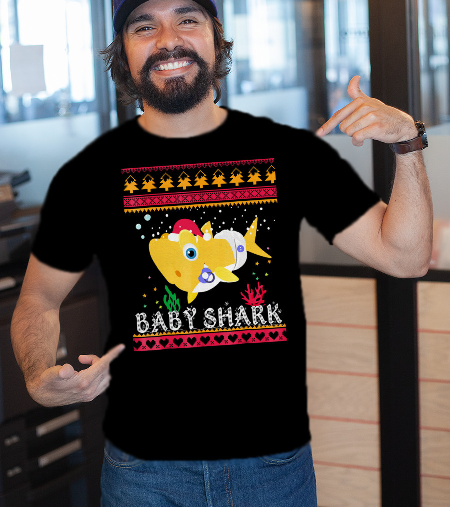 Baby Shark Santa Hat Christmas T-Shirt