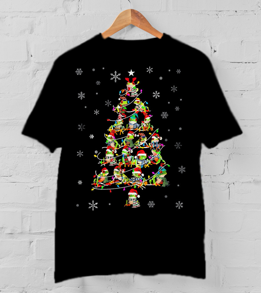Cute Frog Christmas Tree Decor With Snowflakes And Holiday Lights T-Shirt
