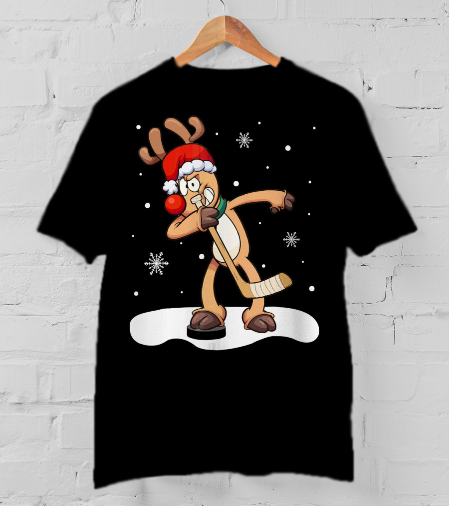 Funny Dabbing Reindeer Playing Ice Hockey Xmas Snowflakes T-Shirt