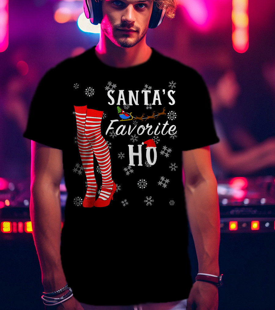 Santa's Favorite Ho Red Striped Stockings Snowflakes Sleigh T-Shirt