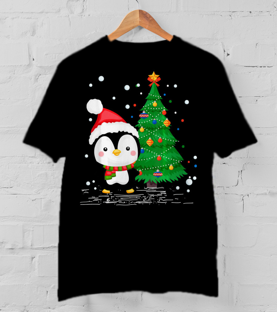 Funny Penguin Lover Santa Hat Christmas Tree Pengu T-Shirt