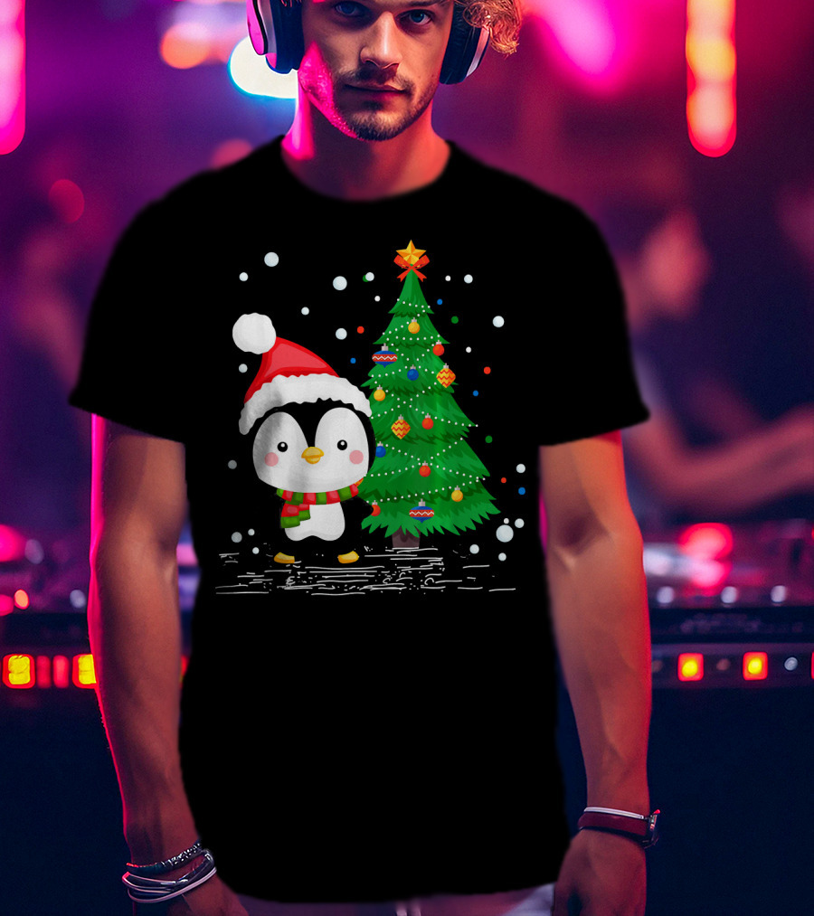 Funny Penguin Lover Santa Hat Christmas Tree Pengu T-Shirt