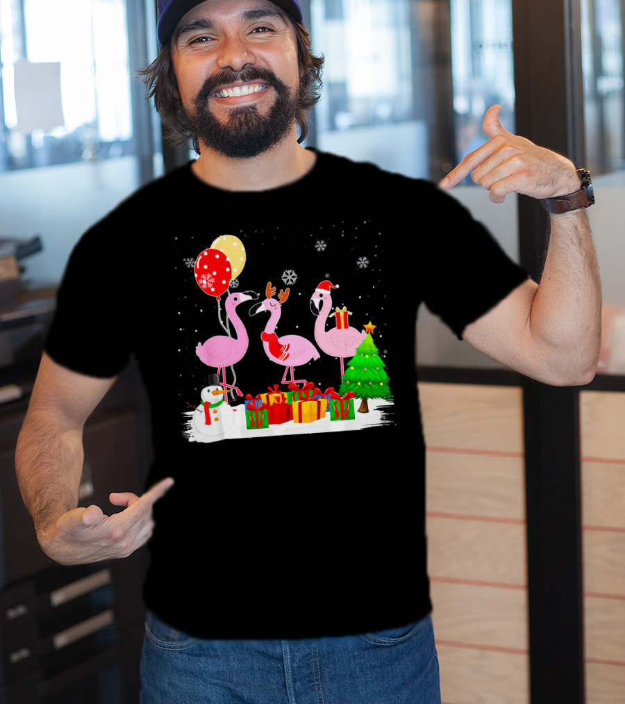 Three Flamingos Xmas Santa With Christmas Tree Presents Snowman Balloons T-Shirt