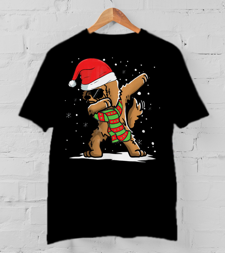 Dabbing Goldendoodle Santa With Red Hat And Christmas Scarf T-Shirt