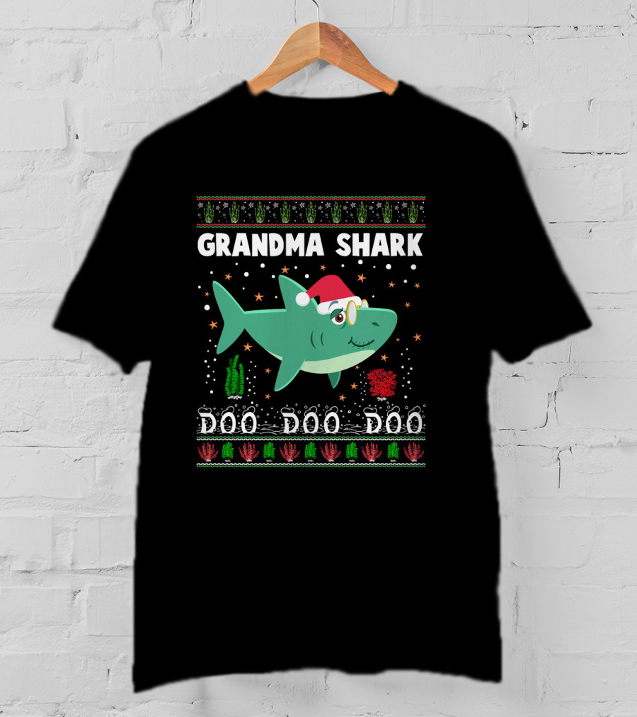 Grandma Shark Christmas Doo Doo Doo T-Shirt